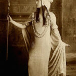 Constance Collier as Cleopatra in the 1906 theater production of Shakespeare's Antony and Cleopatra