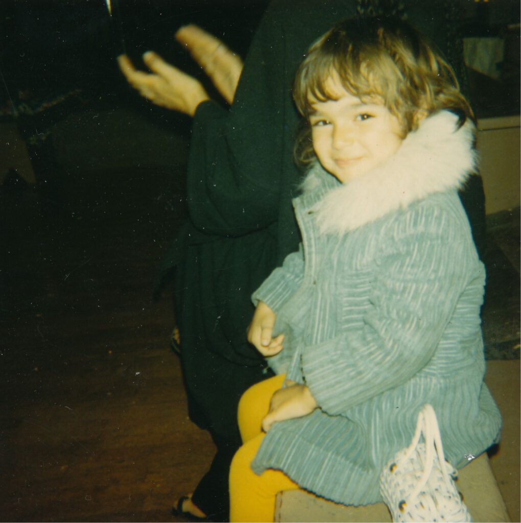 Suhaila attending a dance show with her mother (1970).